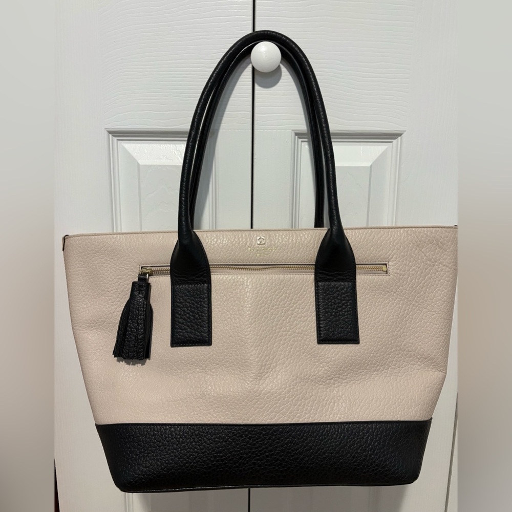 Elegant Black and Cream Kate Spade Tote Bag